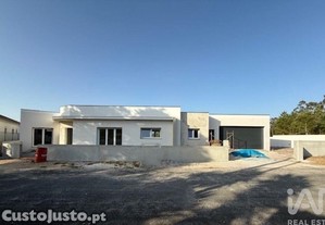Casa / Villa T4 em Amor de 281,00 m²
