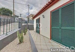 Casa / Villa T4 em Santo Ant�nio de 379,00 m�