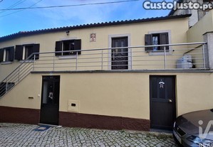 Casa / Villa T4 em Vilarinho de S�o Rom�o de 358,00 m�