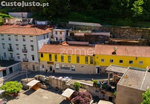 Prédio No Centro Da Vila Do Gerês