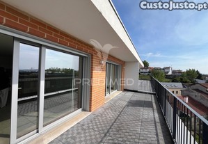T1 no último piso com terraço e vistas desafogadas - azurém - guimarães