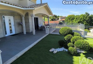 Casa / Villa T6 em Santa Maria Maior de 514,00 m