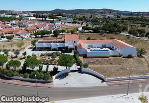 Hotel 3* T11 em Alter do Cho de 17000,00 m