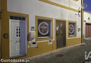 Prdio em Gavio e Atalaia de 246,00 m