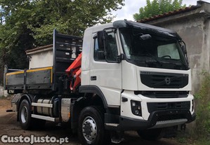 Volvo FMX 330 Camião 4x4 Basculante com grua Palfinger