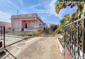 Casa / Villa T10 em Quarteira de 138,00 m²