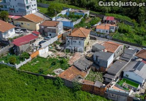 Moradia Com 5 Habitações E Terreno Com 528 M2 -...