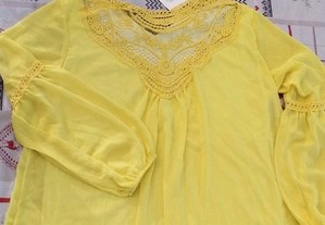 Blusa amarela de seda