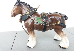 Cavalo faiança inglesa c/ arreio Shire Horse Melba