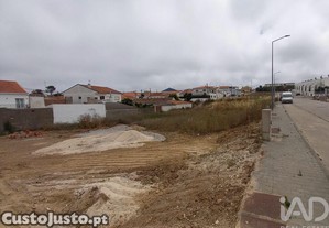 Terreno em Atouguia da Baleia de 131,00 m�