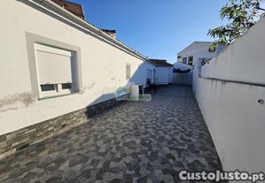 Moradia t5 no centro da cidade de reguengos de monsaraz