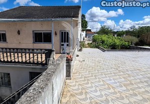 Moradia t2+1,garagem,anexos,arneiro das milhariças, santarém