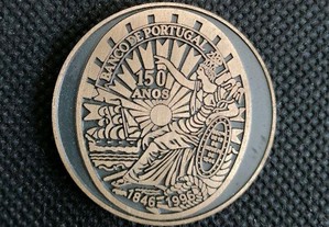 Pequena medalha em metal do Grupo Desportivo do Banco de Portugal dos 150 anos