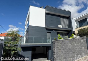 Casa / Villa T3 em Funchal (Santa Maria Maior) de 183,00 m