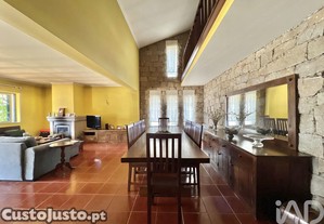 Casa / Villa T4 em Vouzela e Pa�os de Vilharigues de 260,00 m�