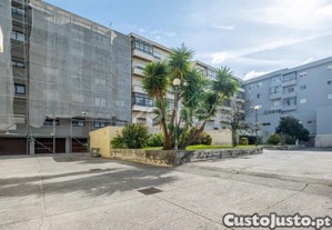 Loja Com 2 Frentes Em Plena Rua 5 De Outubro -...
