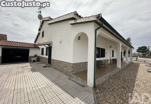 Casa / Villa T4 em São Pedro de Rio Seco de 224,00 m²