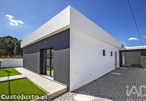 Casa T4 em Fernão Ferro de 106,00 m²