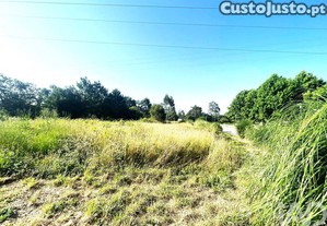 Terreno para construção em Mujães de 256,00 m²