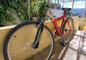 Bicicleta roda 26 com 5 mudanças