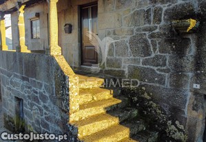 Moradia na torre do terrenho para reabilitar
