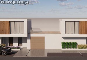 Casa T3 em Silveira de 196,00 m²
