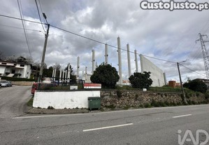 Terreno para construção em Lamego (Almacave e Sé) de 3806,00 m²