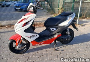 Yamaha Aerox  (2 tempos)