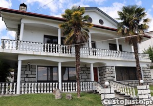 Casa / Villa T7 em Adoufe e Vilarinho de Samard� de 672,00 m�