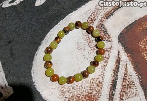 Pulseira com 24 pedras naturais de 8mm cada, olho de tigre e jaspe do sul