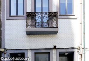 Casa de Cidade T5 em Gl�ria E Vera Cruz de 218,00 m�