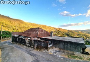 Moradia Individual Em Pedra Para Recuperar -...