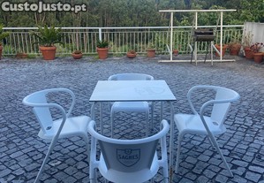 Mesas e cadeiras de esplanada