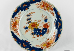 Prato Porcelana da China, decoração Imari, Período Kangxi, séc. XVII / XVIII