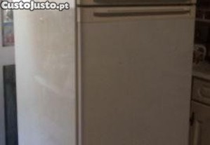 Frigorfico Vertical (com mdio congelador em cima)