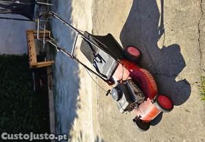 Corta relva a gasolina com traco