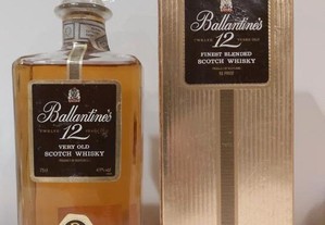 Garrafa de whisky Ballantine's Decanter