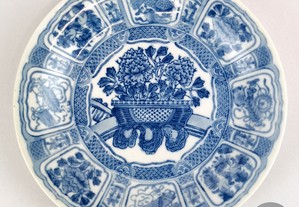 Prato Kangxi porcelana da China, circa 1960
