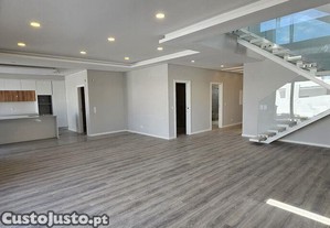 Moradia isolada T4 em Azeitão