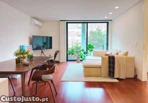 T1 moderno com varanda   Rua 5 de Outubro, Porto (junto  Casa da Msica)