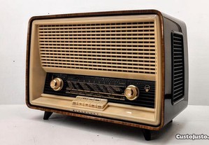 Rádio Blaupunkt a válvulas, de 1960