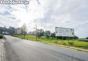 Terreno Urbanizável Em Moure, Barcelos.