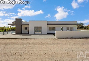 Casa / Villa T4 em Lourinhã e Atalaia de 451,00 m²