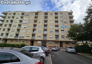 Apartamento T2 com garagem