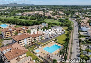 Espaçosa moradia t6 com vista golfe e mar em monte laguna, vilamoura, algarve