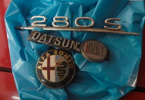 Mercedes Benz, Datsun 120 Y Alfa Romeo Emblemas.