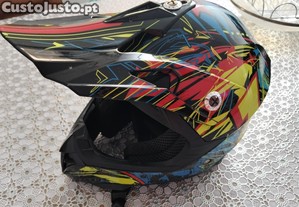 Capacete de criança novo