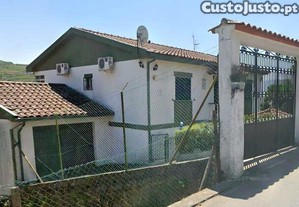 Casa / Villa T4 em Peso da Rgua e Godim de 180,00 m