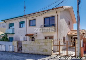 Moradia T3 De 3 Frentes Em Valbom - Gondomar -...