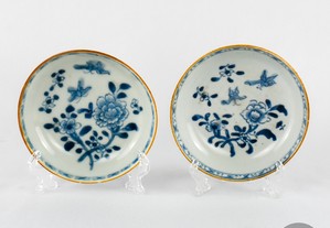 Par de Covilhetes / Pratos Porcelana da China, Período Kangxi, séc. XVII / XVIII